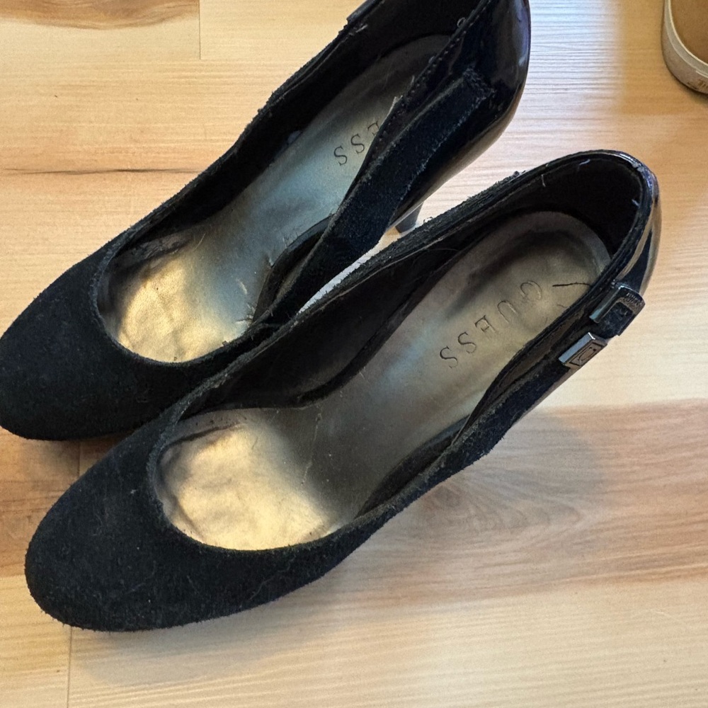 GUESS Black Pointed Toe Suede Pumps with Buckle